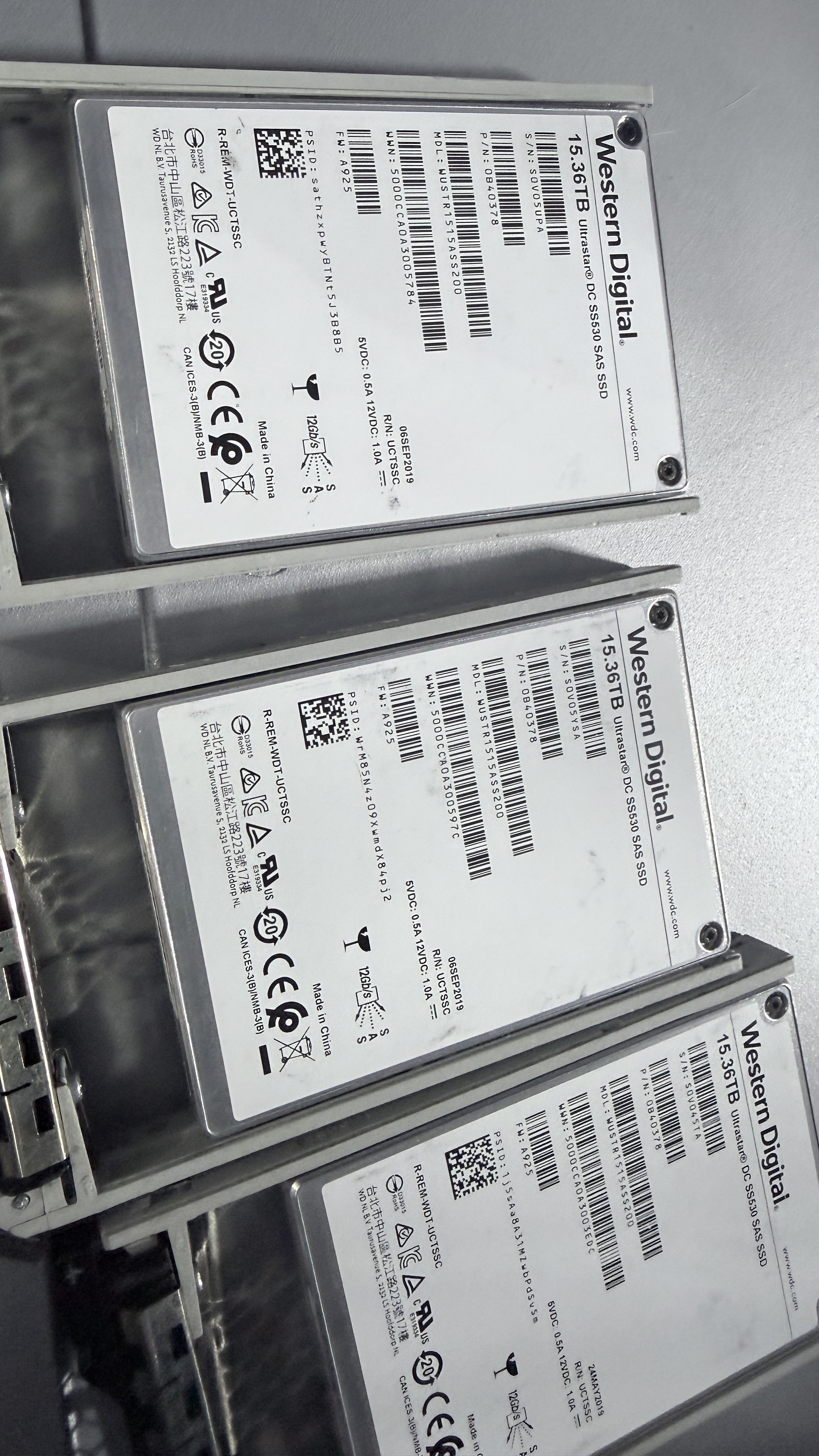 Discos 15,36TB 2